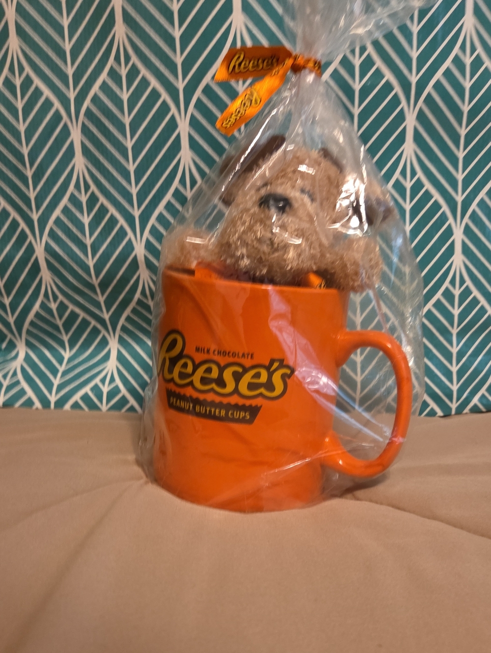 Reese's Logo Coffee Mug with Plush Gift